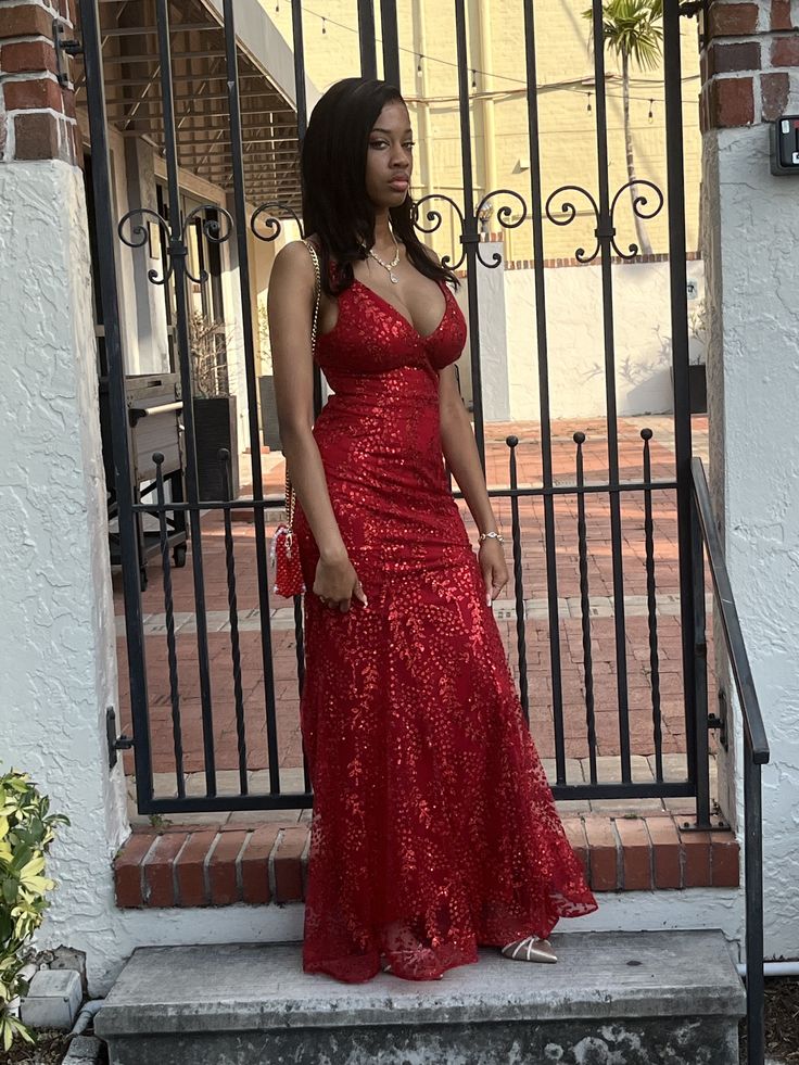 Sexy Mermaid Spaghetti Strap Burgundy Sequin For Black Girls People Inspo Formal Party Gowns Long Prom Dresses N140