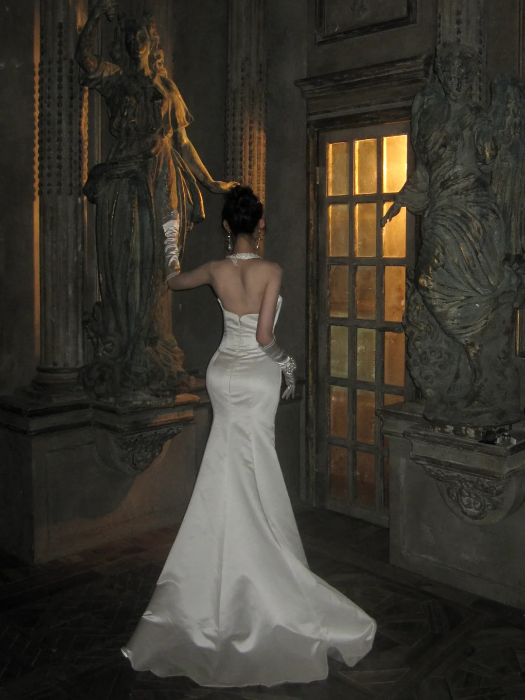 Sexy Mermaid Halter White Wedding Dress With Pearls Fairytale Brides Gown Wedding Dresses N068