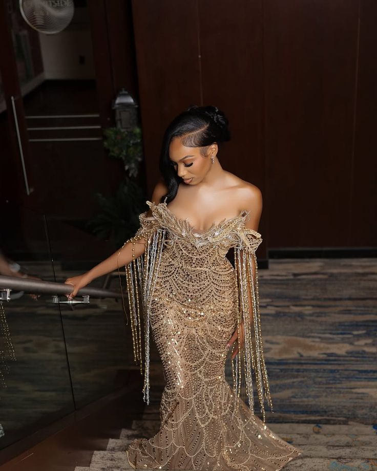 Dazzling Off-The-Shoulder Mermaid Prom Dresses Column Long With Pleats AB1632