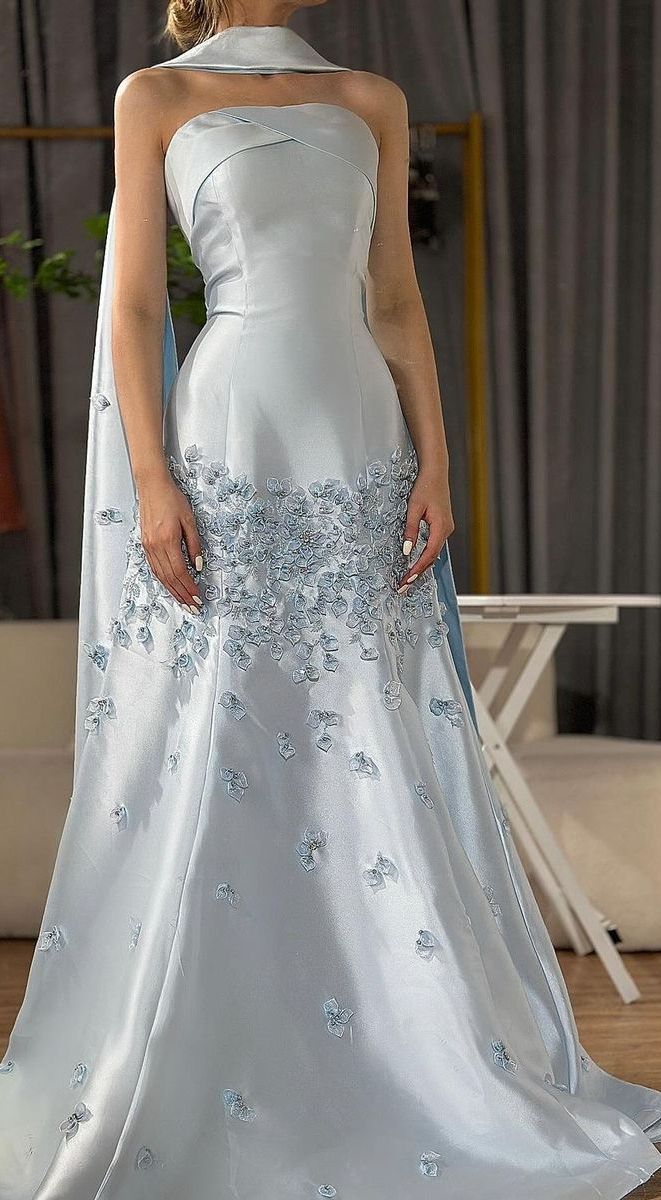 Customized Fashion Satin Crystal Pearls Evening Dresses High Quality Strapless Celebrity Gowns Prom Dress For Women AB1450
