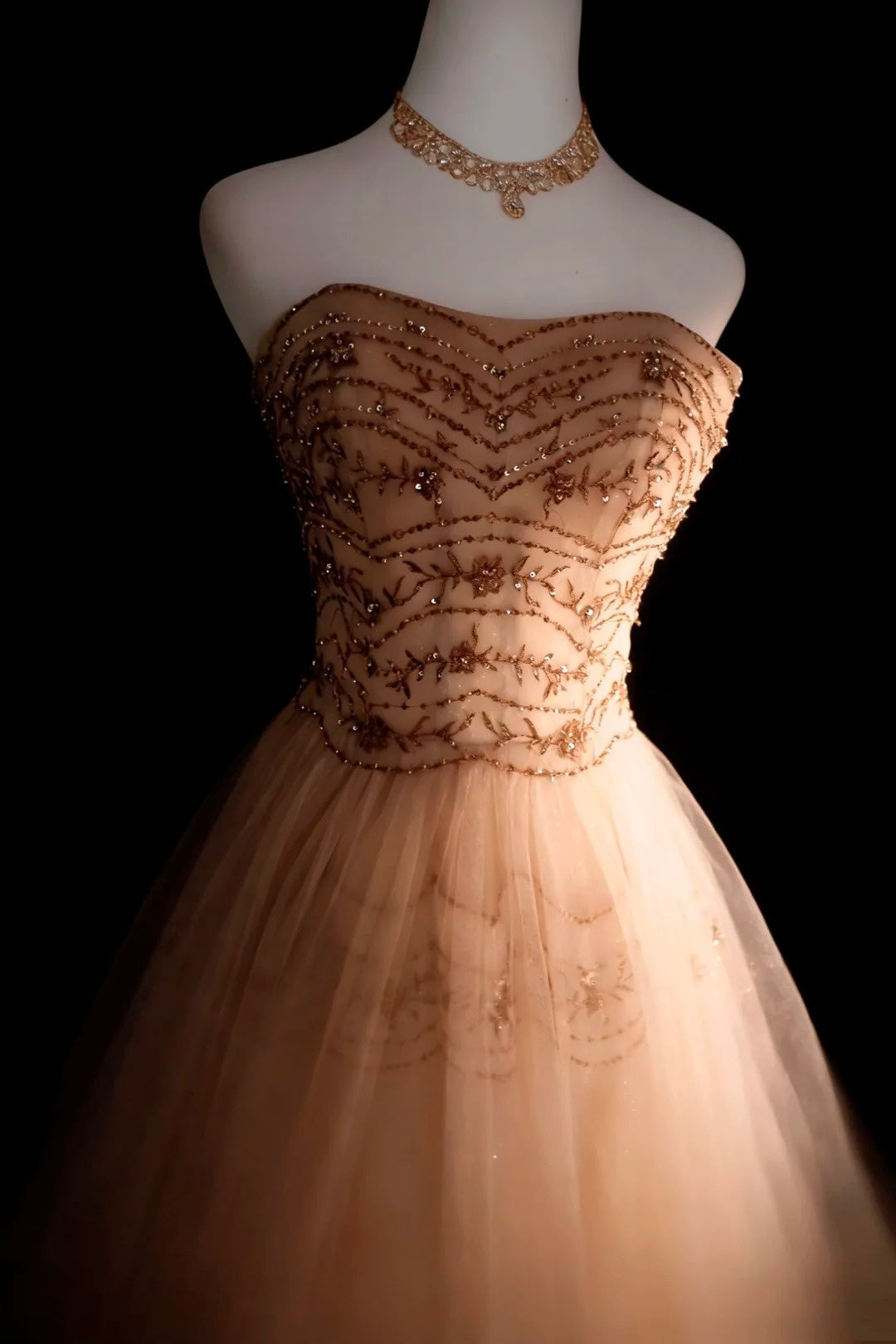 Modest Prom Dresses Ball Gown Strapless Champagne Tulle With Beads Long Quince Dress N2974