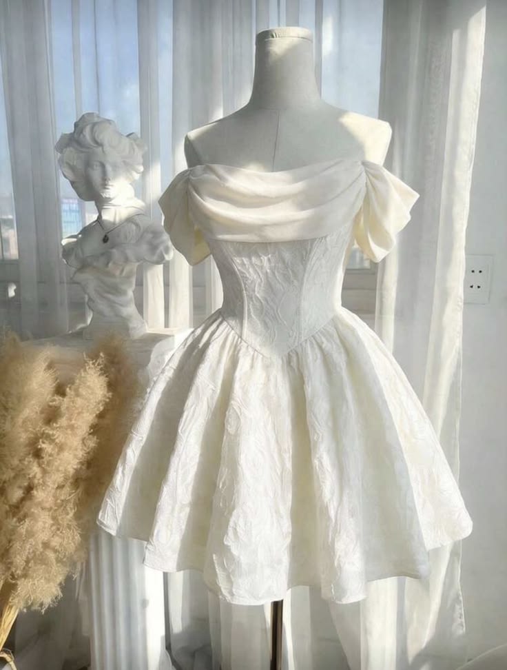 Cute Ball Gown Off The Shoulder White Graduation Dresses Short High School For 8th Grade Senior Inspo Homecoming Gown RB3319