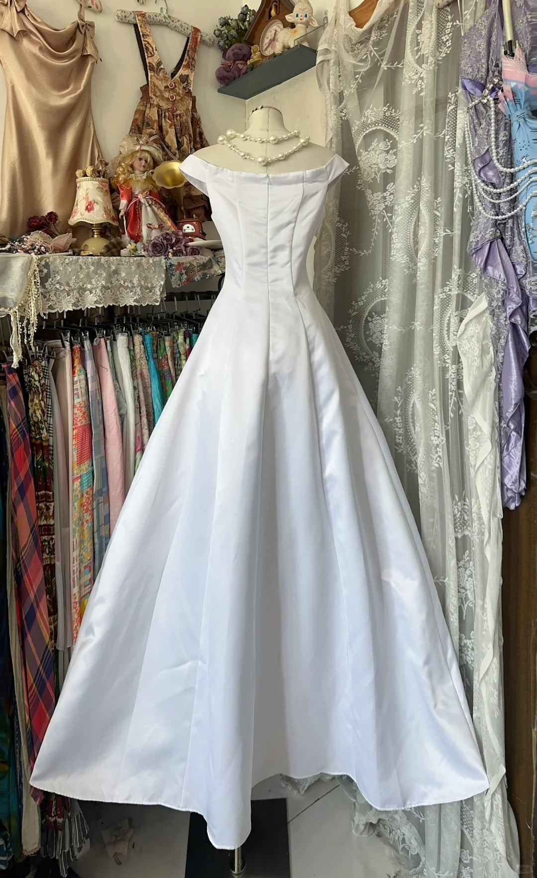 Modest Ball Gown Scoop White Satin Long Prom Dresses Inspiration Party Gowns Princess Formal Dress N1284