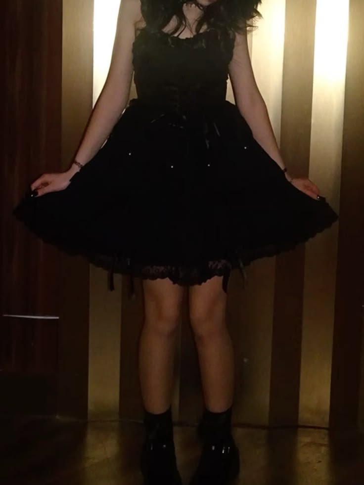 New Sexy Short Homecoming Dresses Ball Gown Sweetheart Black Lace Appliques Mini Graduation Cocktail Graduation Outfit RB6716