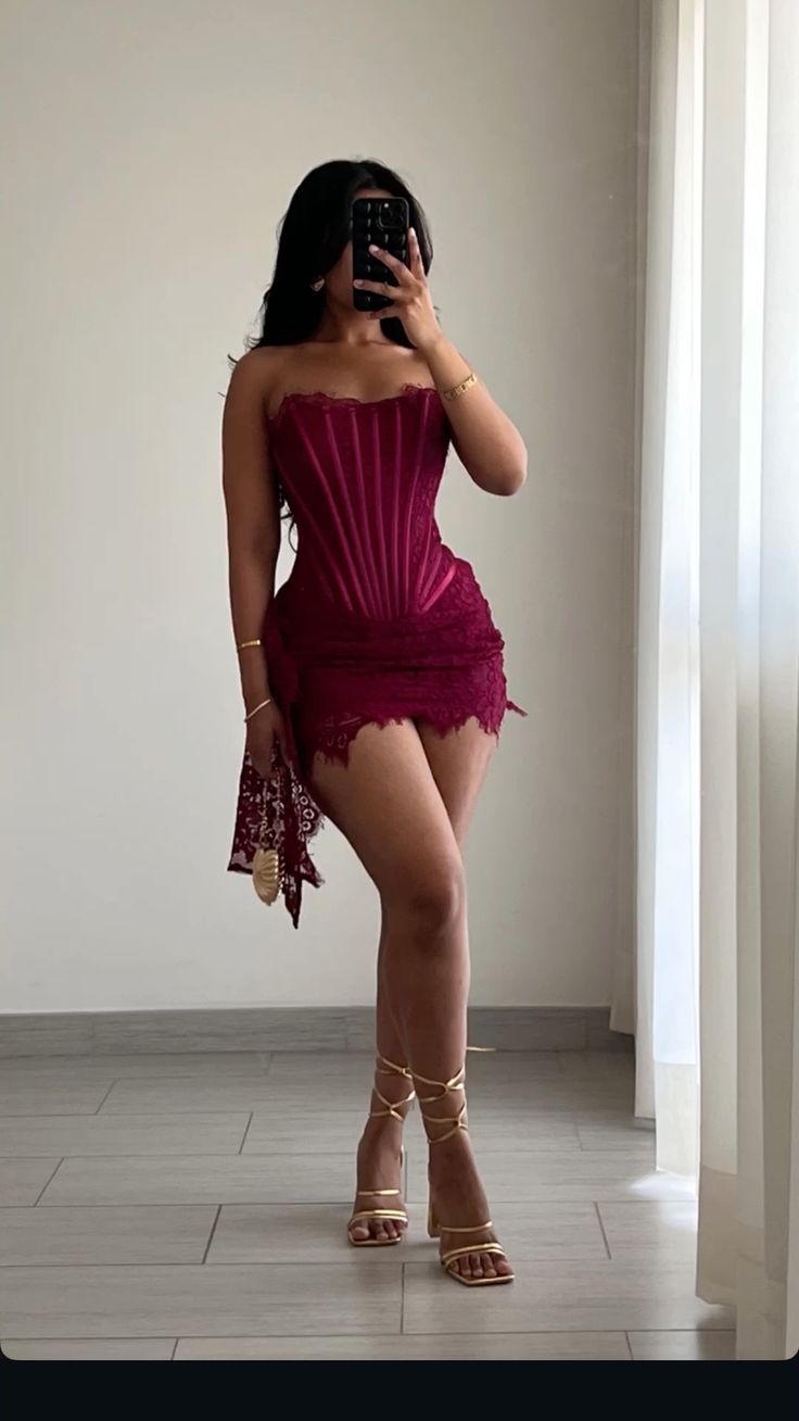 Pretty Sheath Strapless Burgundy Lace Graduation Inspo Short 15th Birthday Outfits Homecoming Dresses RB3174