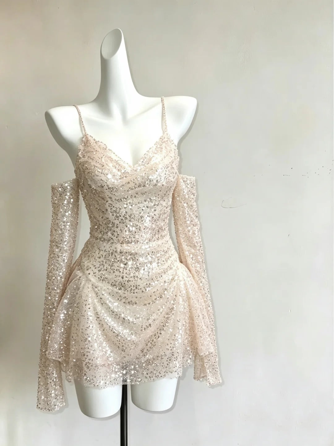Cute A line Spaghetti Strap Gold Sequin Graduation Dresses High School For 8th Grade Senior Inspo Homecoming Dress RB3282