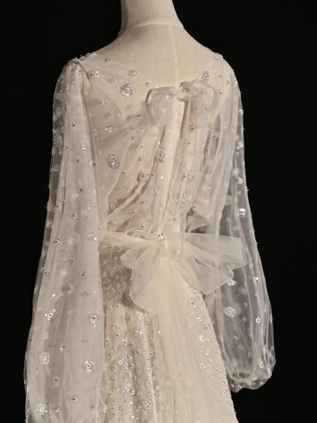 Classic A line Wedding Dresses Scoop Neck Sequin White With Long Sleeves Brides Dress Sequin Bridal Gowns N243