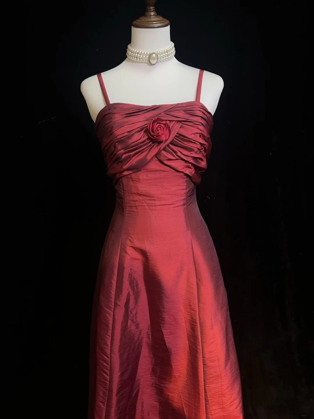 Elegant Prom Dresses A line Spaghetti Strap Burgundy Taffeta With Ruffle Sleeveless Long Formal Gown N2884