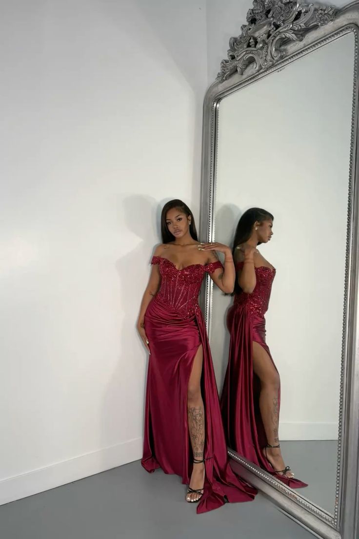 Retro Prom Dresses Off The Shoulder Burgundy Lace Beaded Pleated Fashion Long Prom Dresses Party Gowns AB332