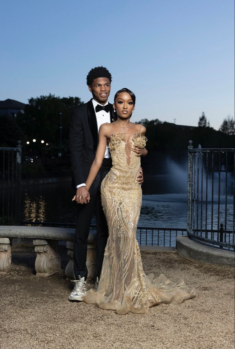 Sparkly Mermaid For Black Girls People Sweetheart Champagne Prom Dresses Column Floor Length With Beads N627