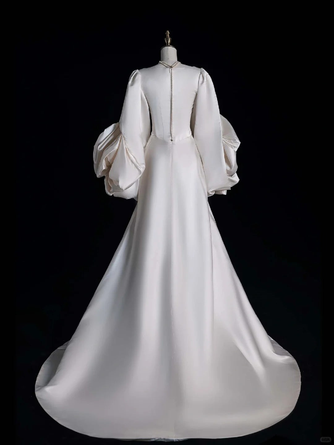 Pretty A line Long Sleeves White With Long Sleeves Satin Brides Gown Bridal Dress Style Long Wedding Dresses RB6567