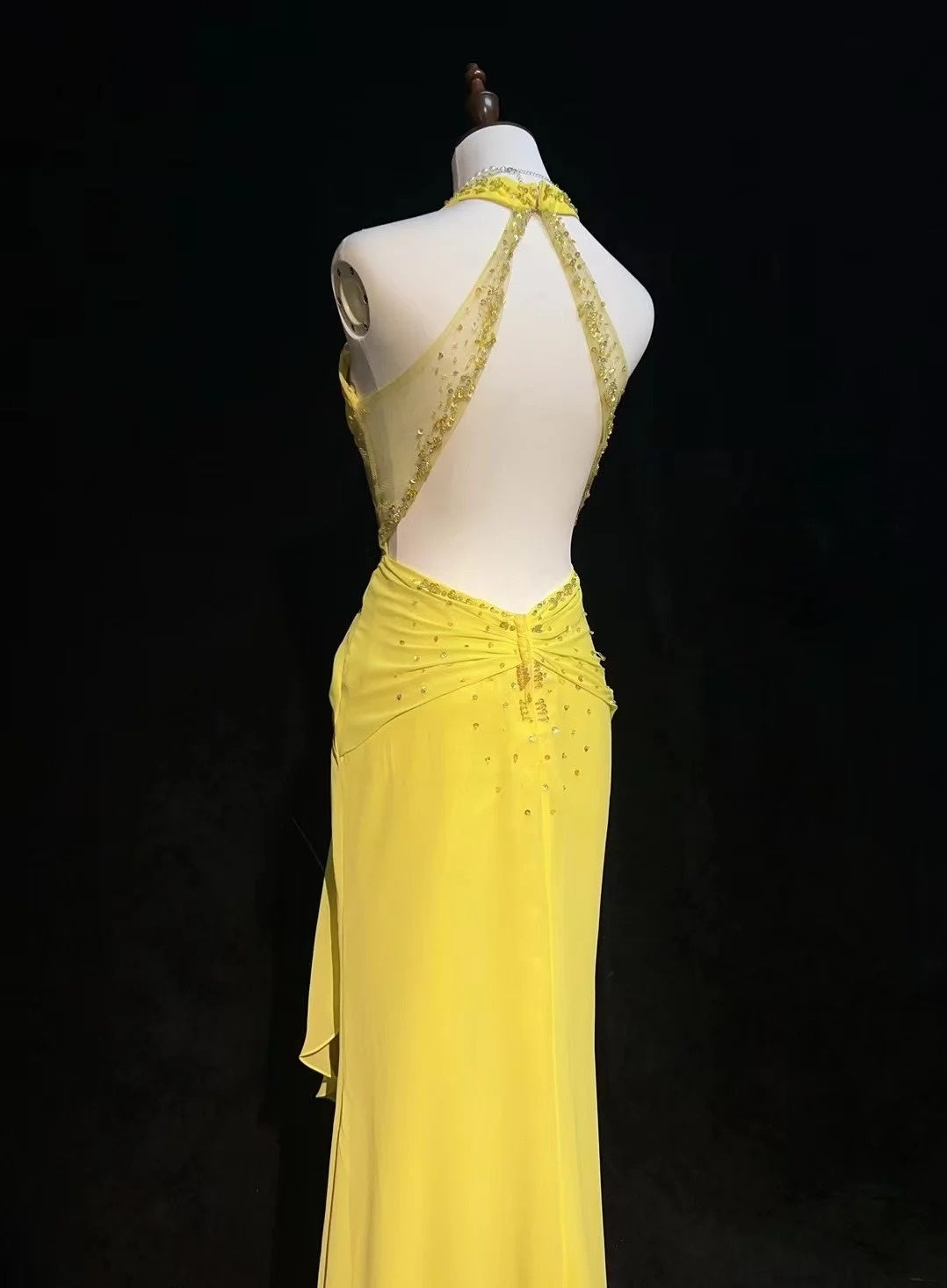 Vintage Prom Dresses A Line Halter V Neck Yellow Chiffon Backless 1990s Long Formal Evening Gown N2640