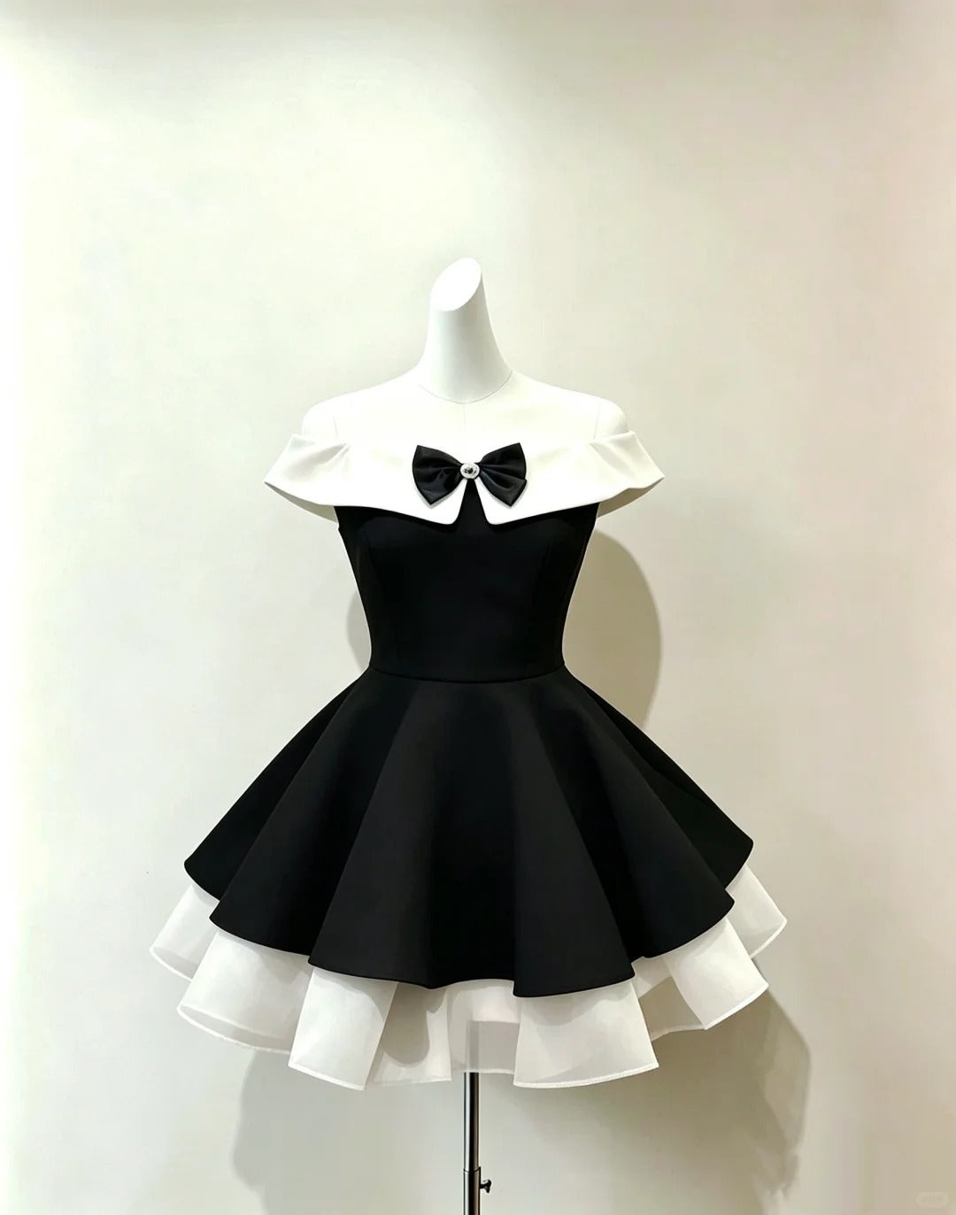 Classy Ball Gown Off The Shoulder Black Satin Night Short Graduation Dresses Inspo Senior Homecoming Outfits RB4860