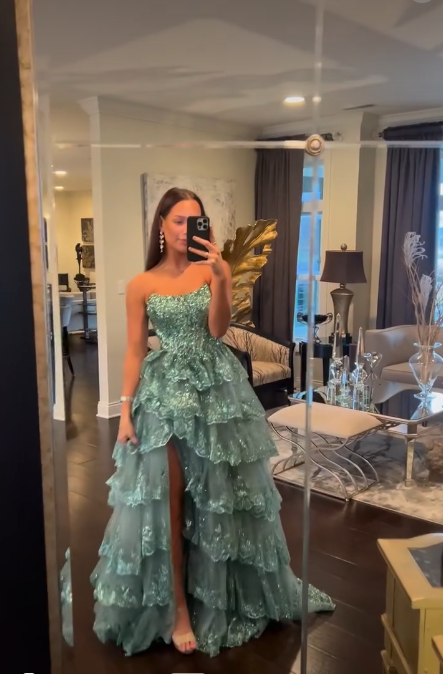 Modest Ball Gown Strapless Light Green Lace Sleeveless Classy Prom Dresses Inspiration Party Dress Princess Graduation Dress B648