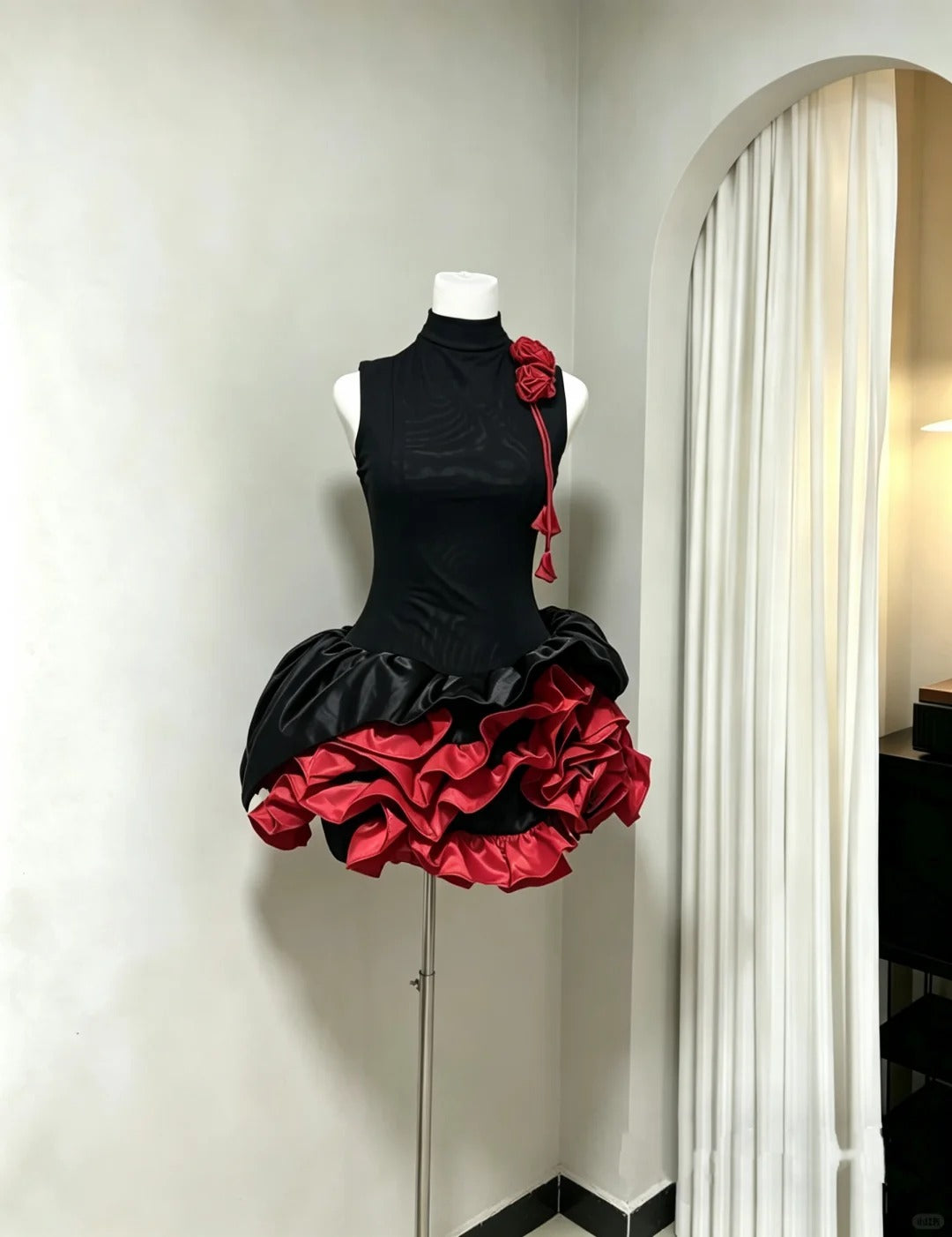 Modest Ball Gown High Neck Black With Ruffles Short Mini Senior Inspo 16th Birthday Outfits Homecoming Dresses RB3977
