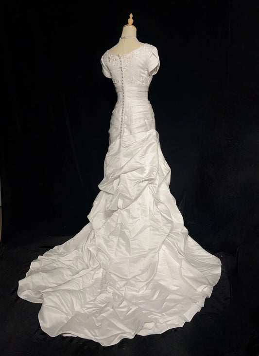 Timeless Wedding Dresses Mermaid Square Neck White Satin With Sleeves Beaded Long Brides Gown N3443