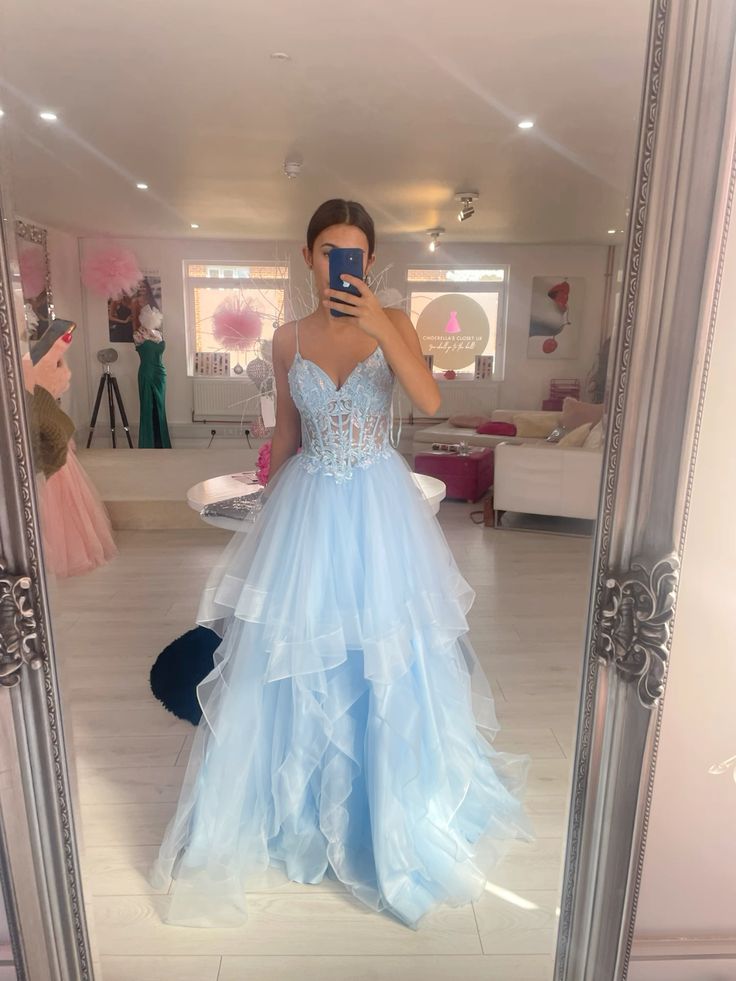 Unique Ball Gown Spaghetti Straps Light Sky Blue Lace Prom Dress Formal Long Tiered Evening Party Gowns Vestidos De Dia AB567