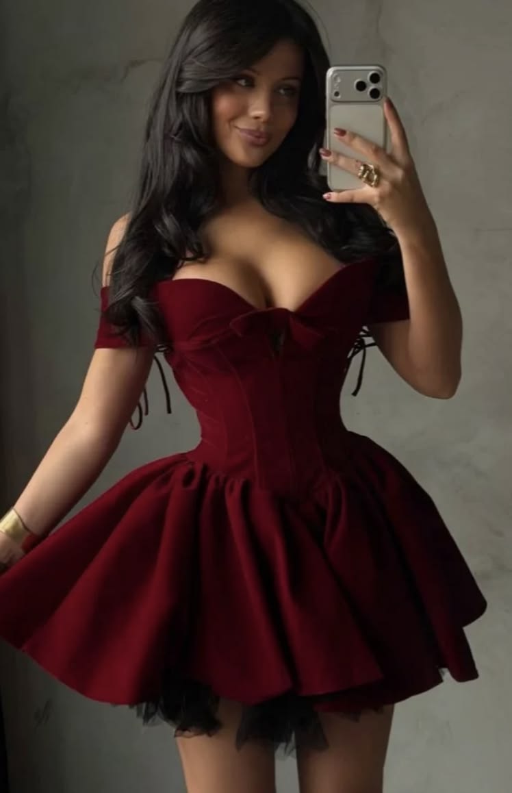 Flirty Ball Gown Off The Shoulder Burgundy Semi-formal High School Senior Grad Short Mini Fall Homecoming Dresses RB4439