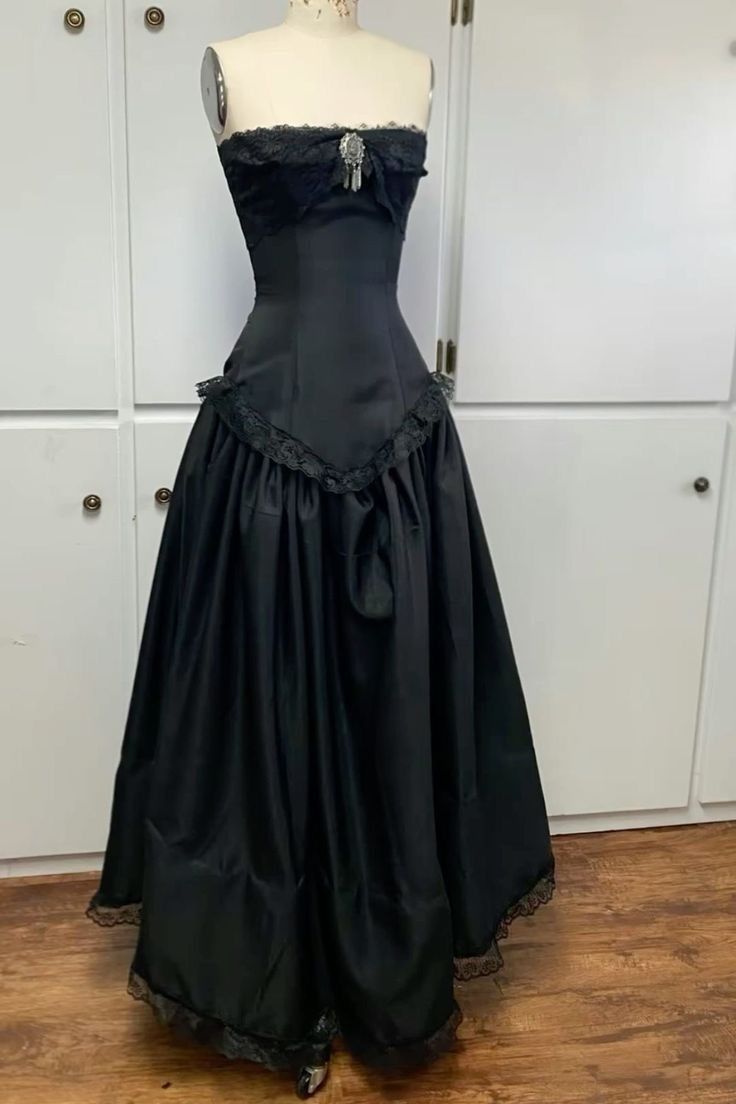 Vintage Ball Gown Strapless Black Satin For Women Party Dress Long Formal Prom Dresses 20th Birthday Gowns AB1320