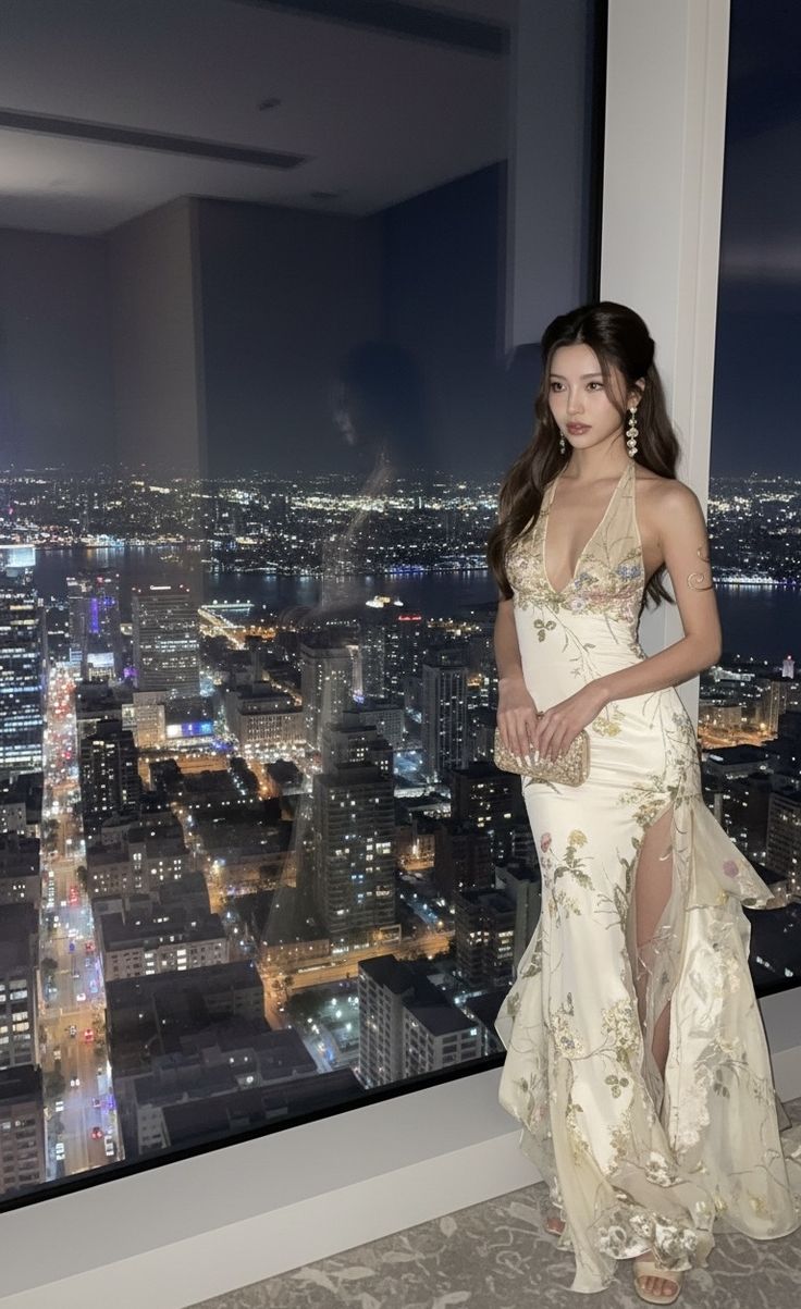 Elegant Formal Prom Dress Long Champagne Mermaid With Slit Halter Evening Gown for Special Occasions RC0202