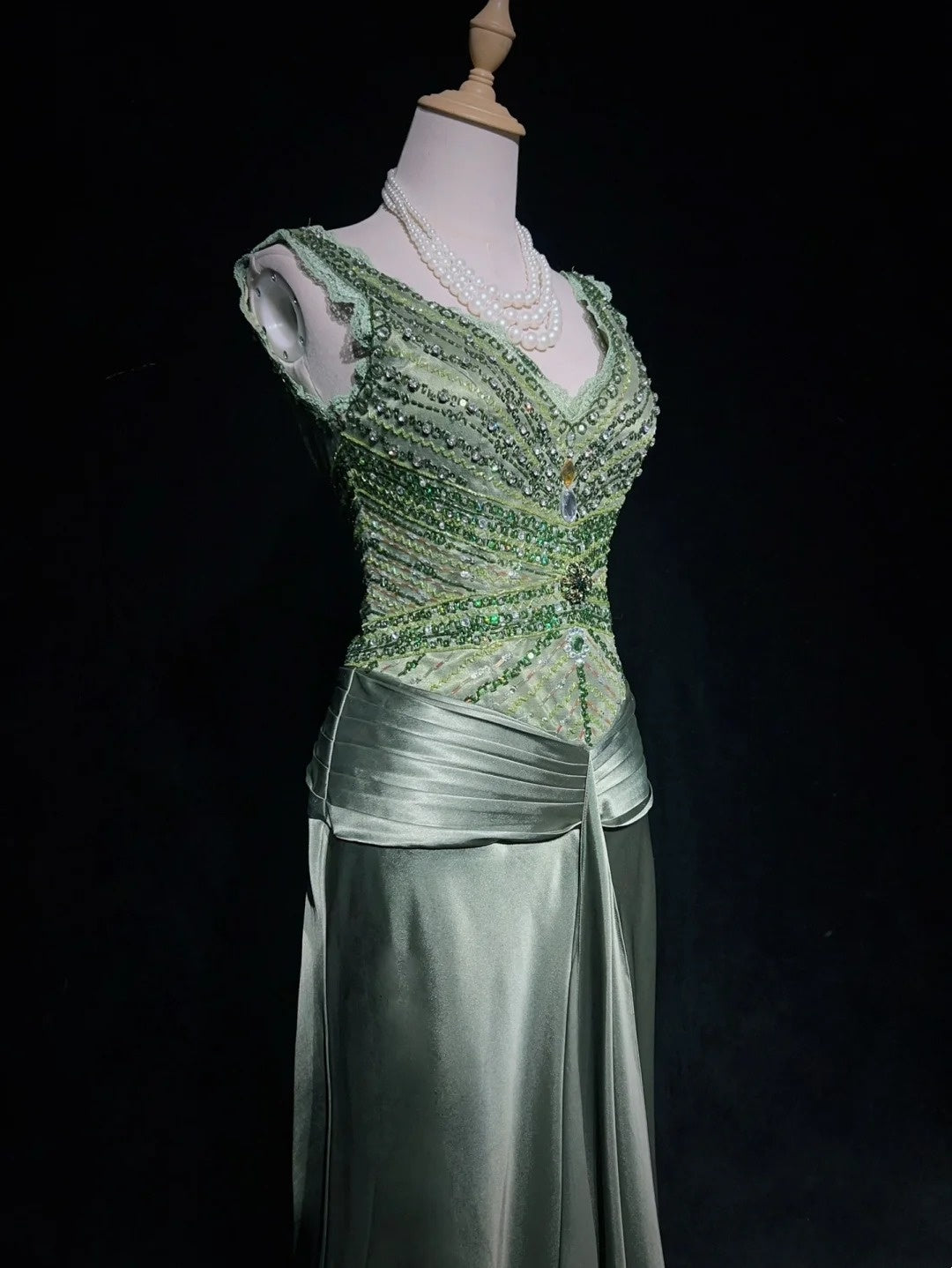 Vintage Prom Dresses Mermaid V Neck Sage Green Sleeveless Satin With Beading 1980s Long Formal Gown N2865