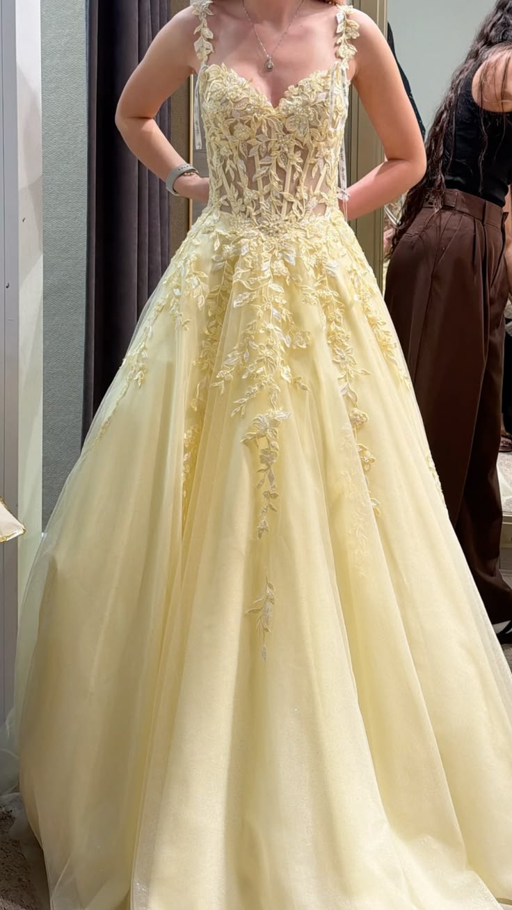 New Women’s Long Prom Dress A Line Spaghetti Straps Lace Yellow Elegant Formal Graduation Party Gown RB9498