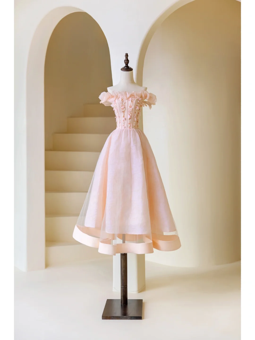 Elegant Ball Gown Off The Shoulder Pink Tulle Prom Dress Charming Evening Party Gowns Fashion Wedding Guest Dress AB1016