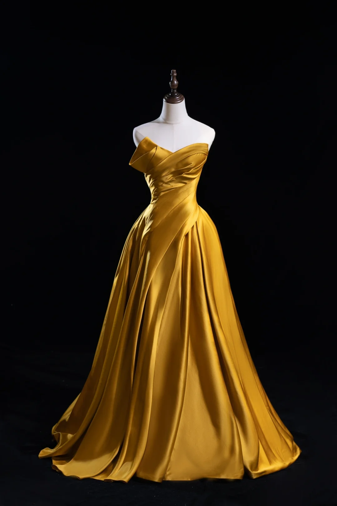 Cute Ball Gown Sweetheart Gold Satin With Pleated Ruched Long Prom Dresses Impress 18th Birthday Outfits Prom Gown A055