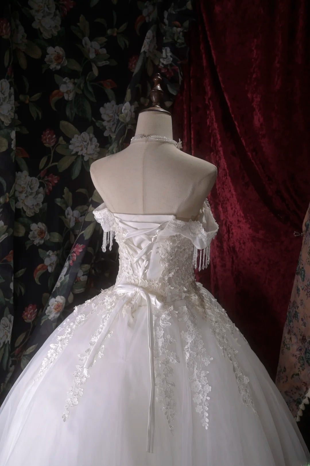 Vintage 80s Ball Gown Off The Shoulder Tulle White With Appliques Tassels Brides Gown Bridal Dress Wedding Dresses RB8031