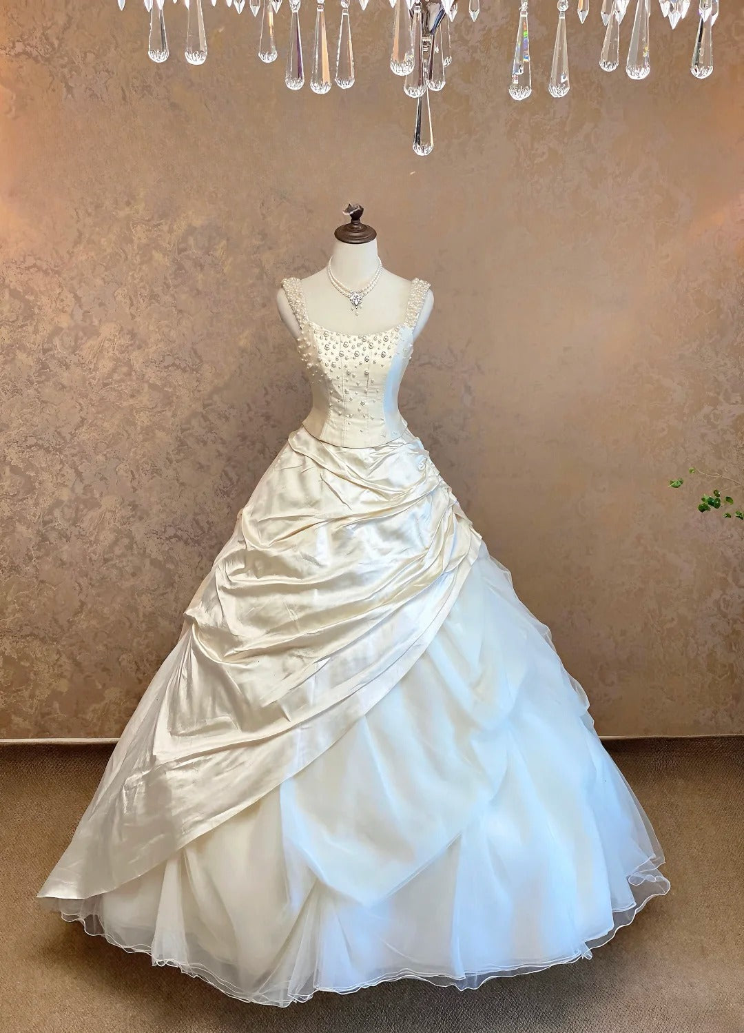 Princess Ball Gown Square Neck White Satin Tulle With Pearls Bridal Gown RB9070