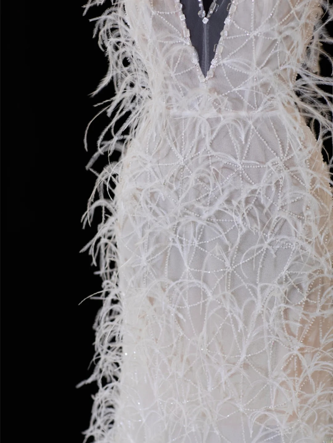 Timeless Wedding Gowns Dresses Romantic Mermaid V Neck for Bride With Feather White Petite/Plus Size Bridal Gown For Women SA097