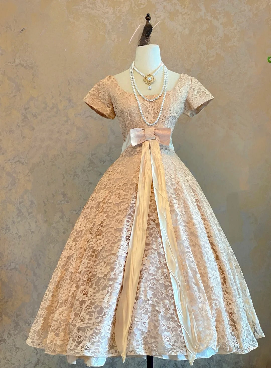 Elegant Ball Gown Square Champagne Lace Prom Dress Mid Length For Women Evening Party Gown RB9108