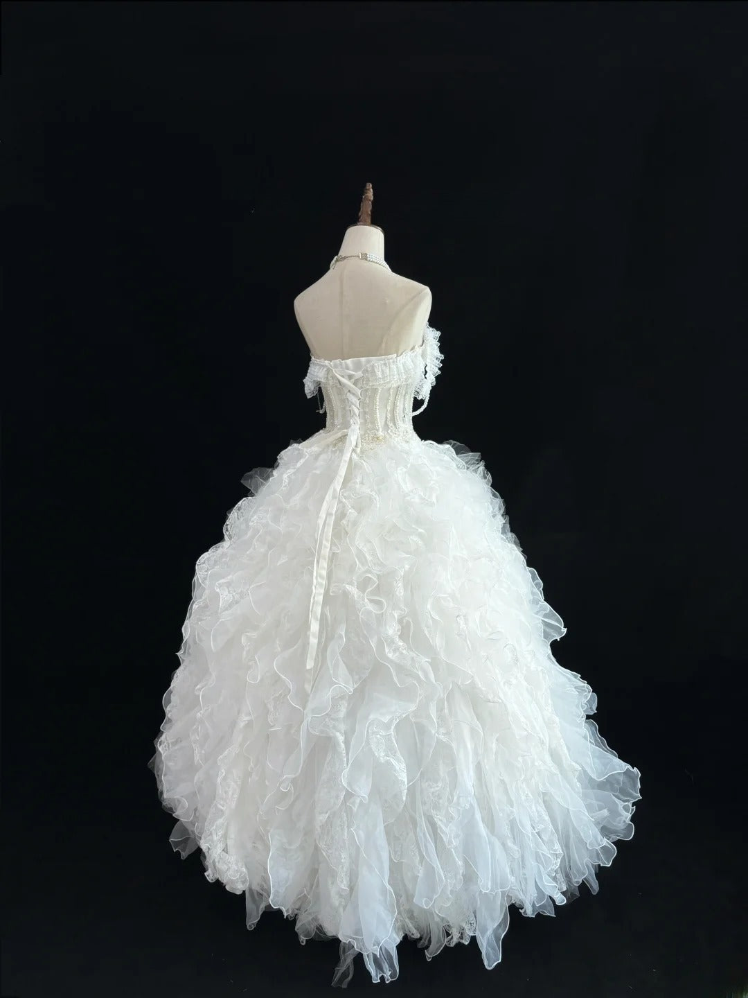 Cute Ball Gown Spaghetti Straps White Tulle With Tiered Layers Long Quince Dress Voluminous Sweet 16 Sweet Sixteen Outfits Vestido de 15 RB7575