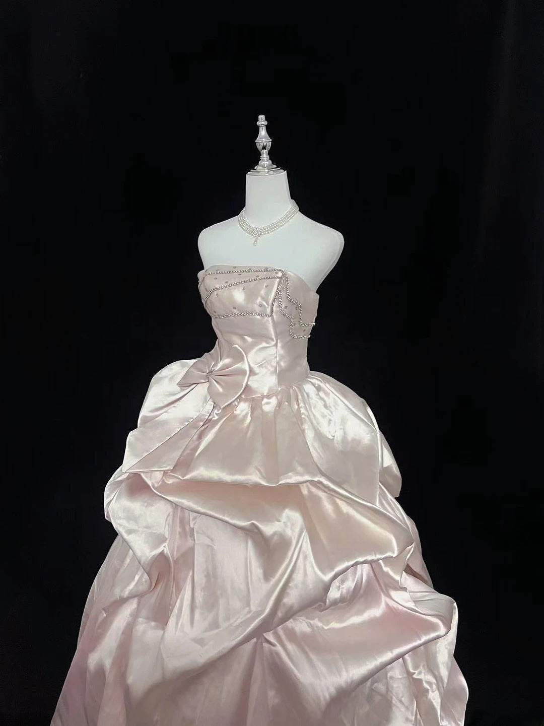 Cute Ball Gown Strapless Satin With Pink Bow Long Quince Dress Voluminous Sweet 16 Sweet Sixteen Outfits Vestido de 15 RB7582