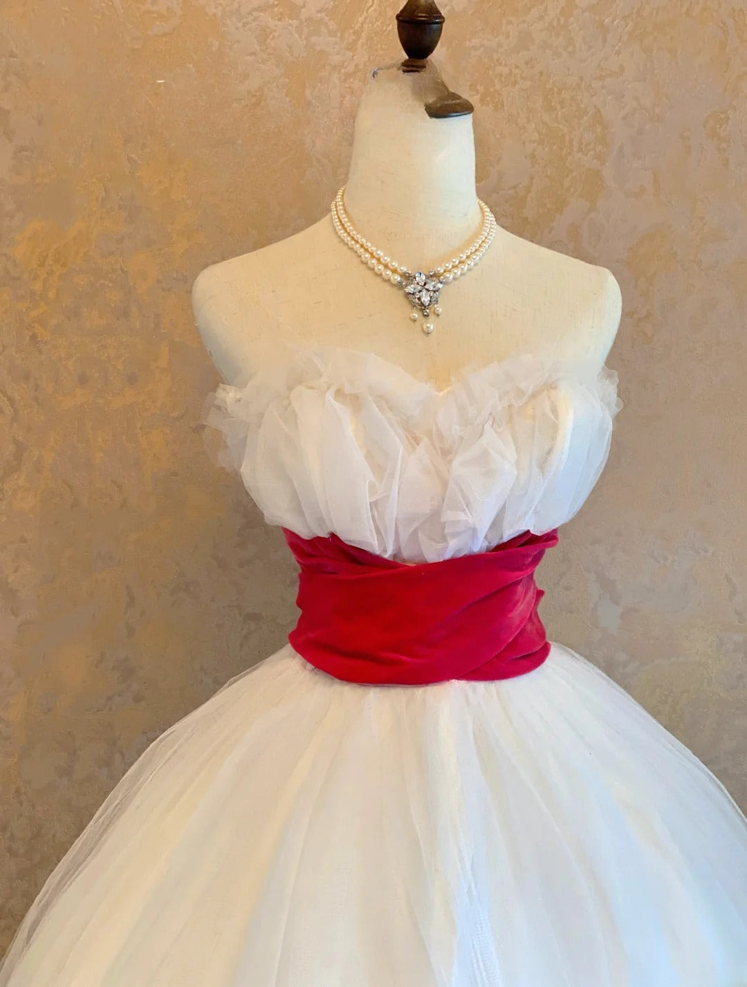 Cute Ball Gown Sweetheart White Tulle Mid Length Party Dresses Homecoming Cocktail Gown RB9129
