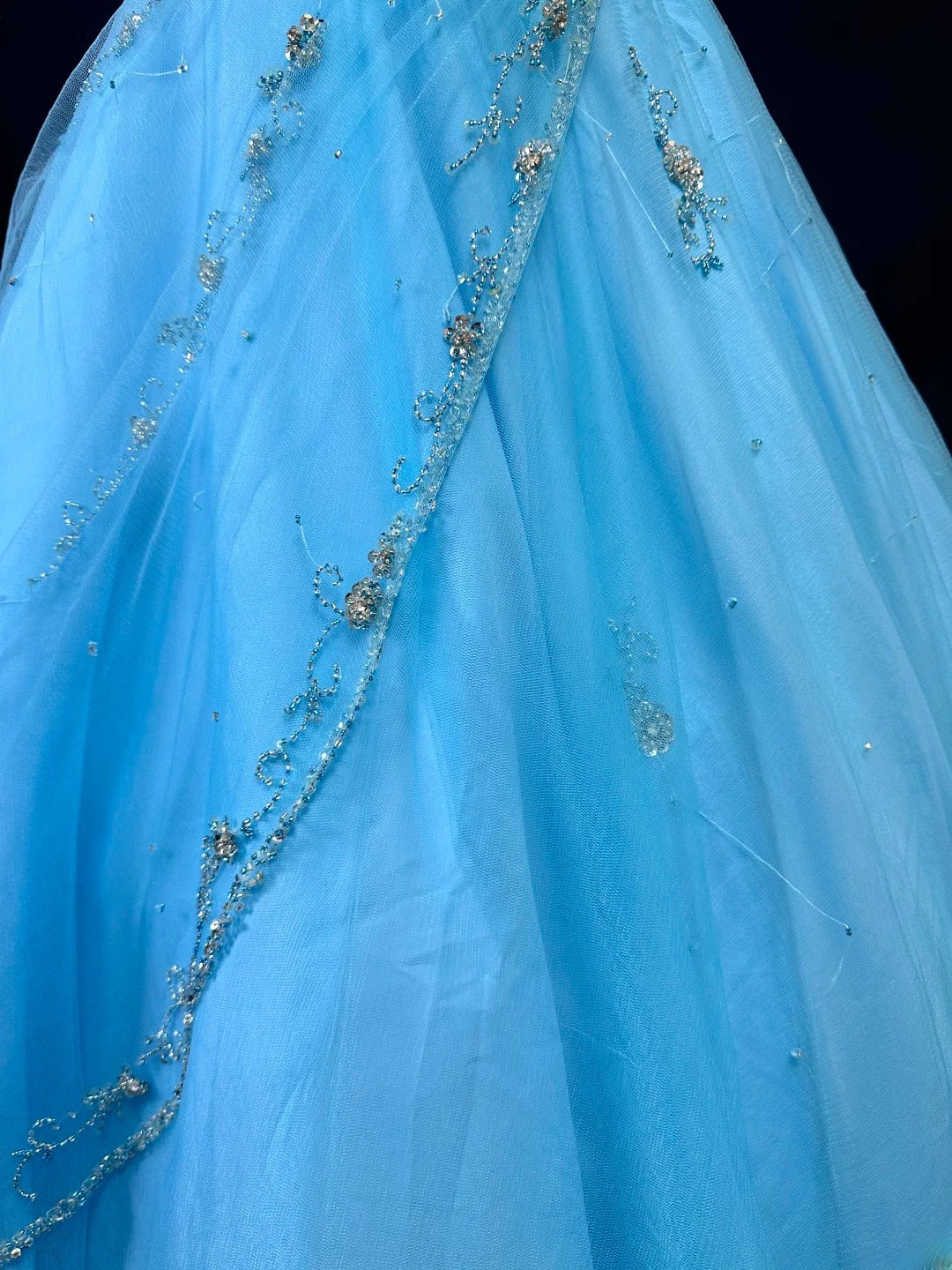 Pretty Ball Gown Spaghetti Strap Blue Tulle With Beading Corset Fitted Long 15 Quinceanera Dresses Photo Ideas Formal Outfit RB6099
