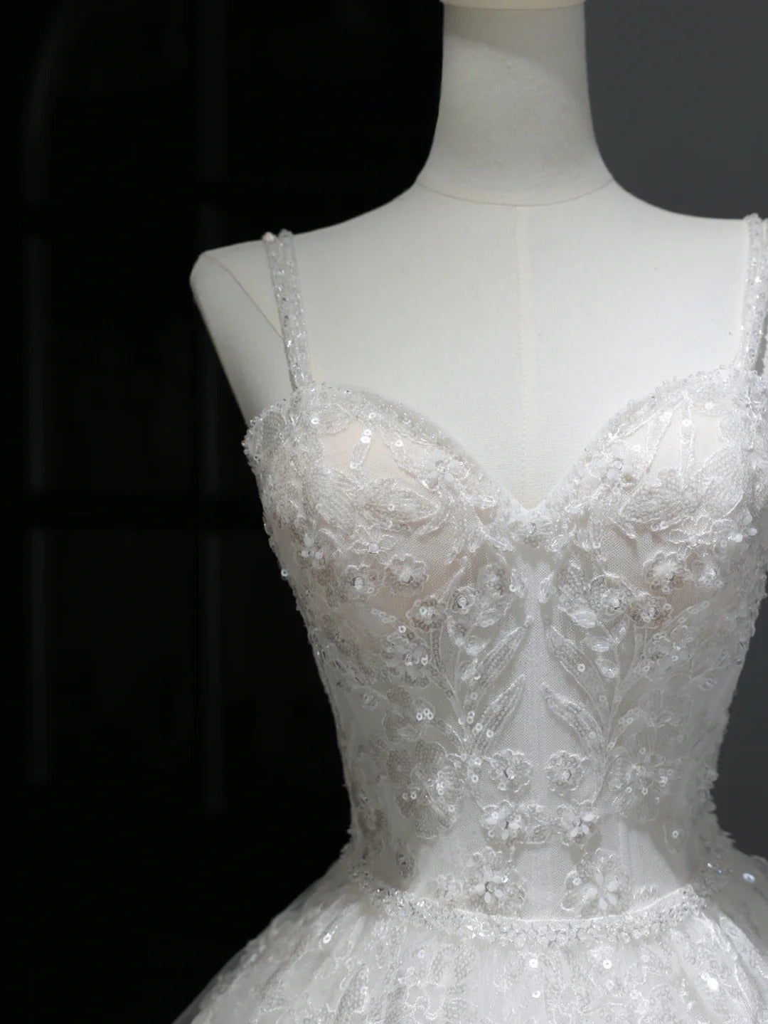 Elegant Classy Long Wedding Gowns Boho Ideas Spaghetti Strap Dresses Bohemian Style for Bride With Fitted Lace Bridal Gown AS368