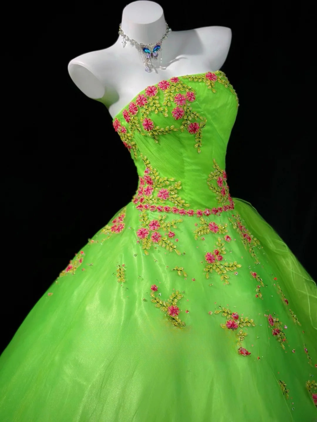 Charming Prom Dresses Ball Gown Strapless Green Tulle With Beading Night Evening Formal Outfits RB6199