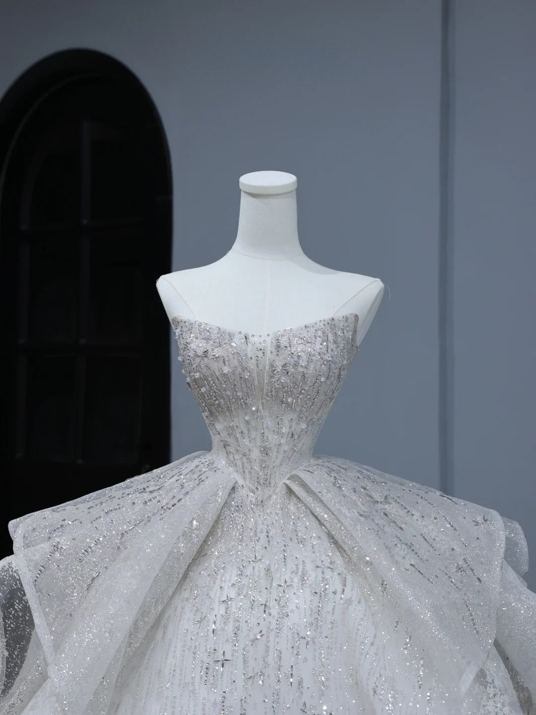 Sparkly Long Wedding Dress Ball Gown Strapless Style for Bride With Sequin Beaded Bodice Train Bridal Dresses AS390
