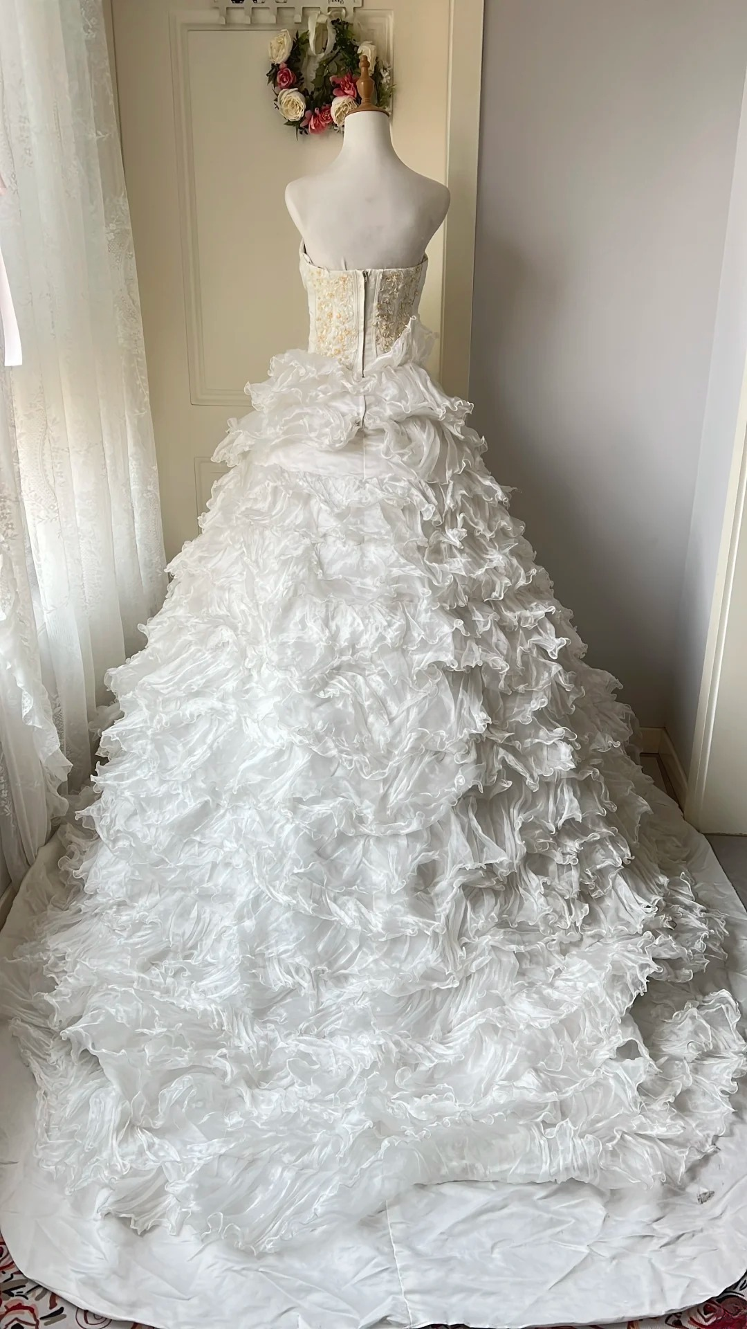 Sweet 15 Quinceanera Dresses Ball Gown Strapless White With Layers Tiered Long 16th Birthday Dress RC0725