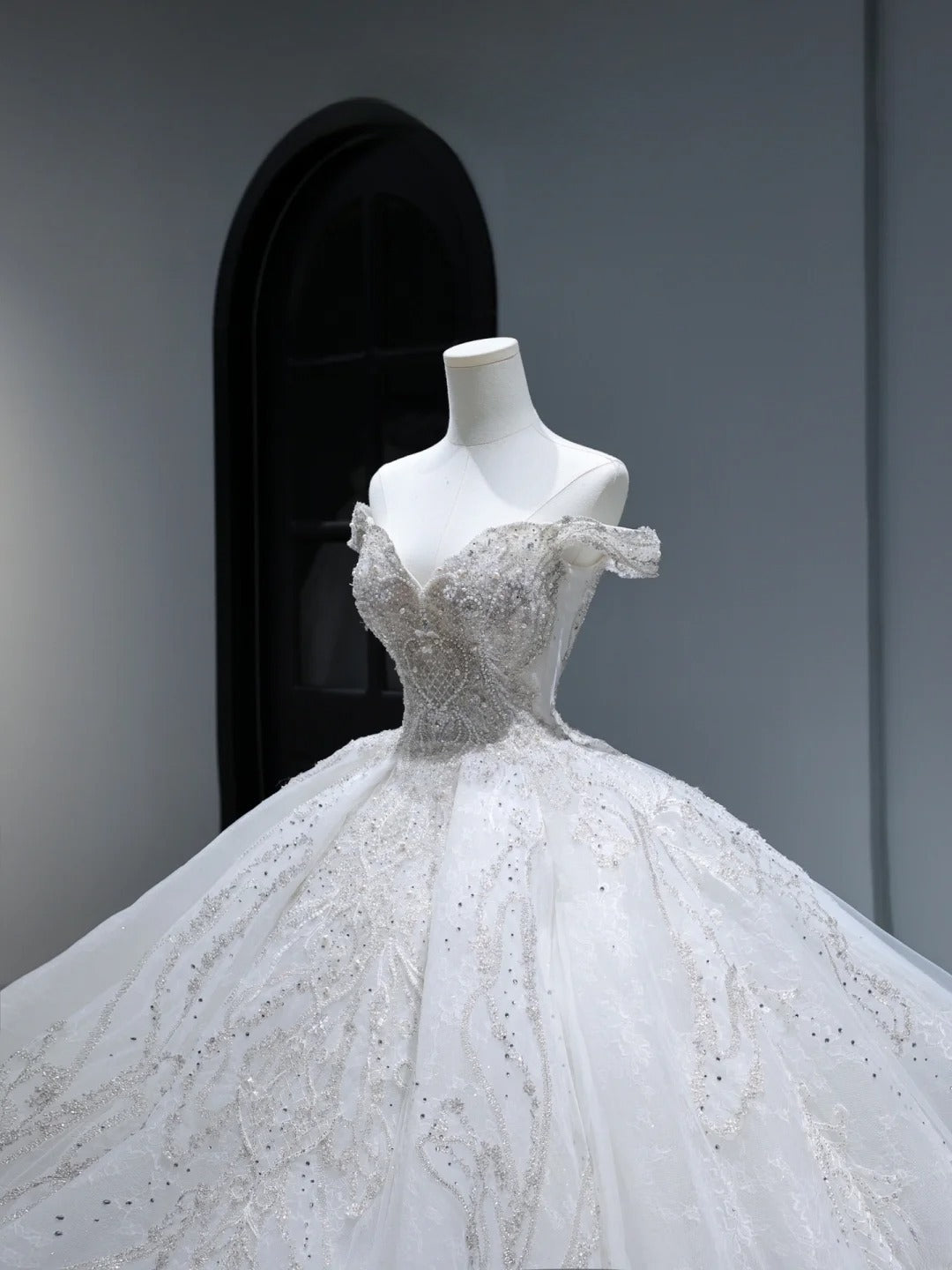 Princess Long Wedding Gowns Ball Gown Off The Shoulder Style for Bride With Pleated Cap Sleeves Train White Bridal Dress AS406