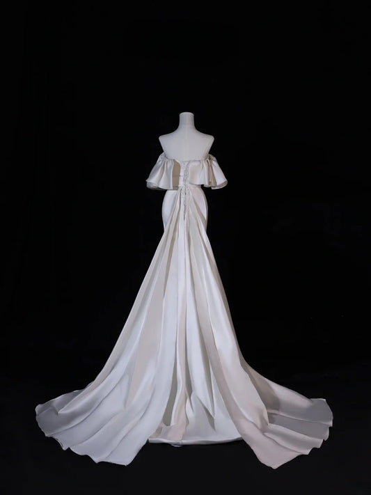 Simple Long Wedding Dresses Mermaid Strapless Silky Satin Style for Bride With Pleated Bodice Train Fitted Bridal Dresses AS409