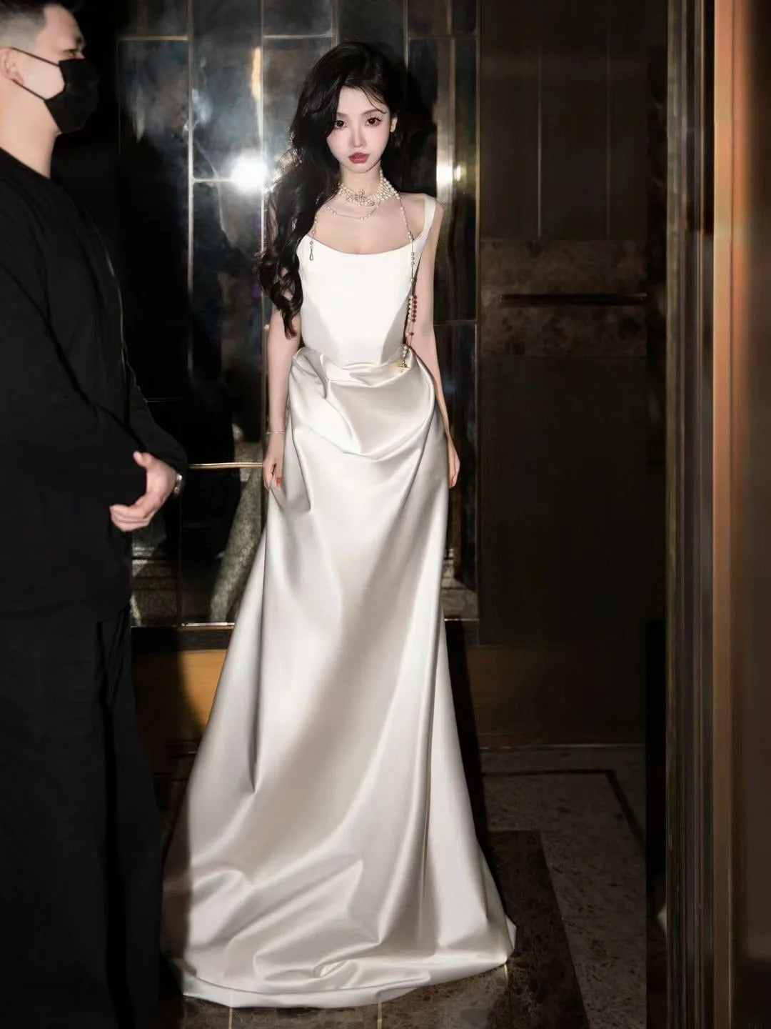 Simple Long Wedding Dresses White Mermaid Satin Pleats Wedding Dress Silky Satin Style For Brides Fitted Bridal Gowns AS445