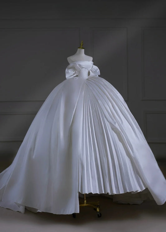 Princess Long Wedding Gowns Ball Gown Strapless Short Sleeves Satin for Bride With Sleeves Pleated Train White Bridal Dress AS503