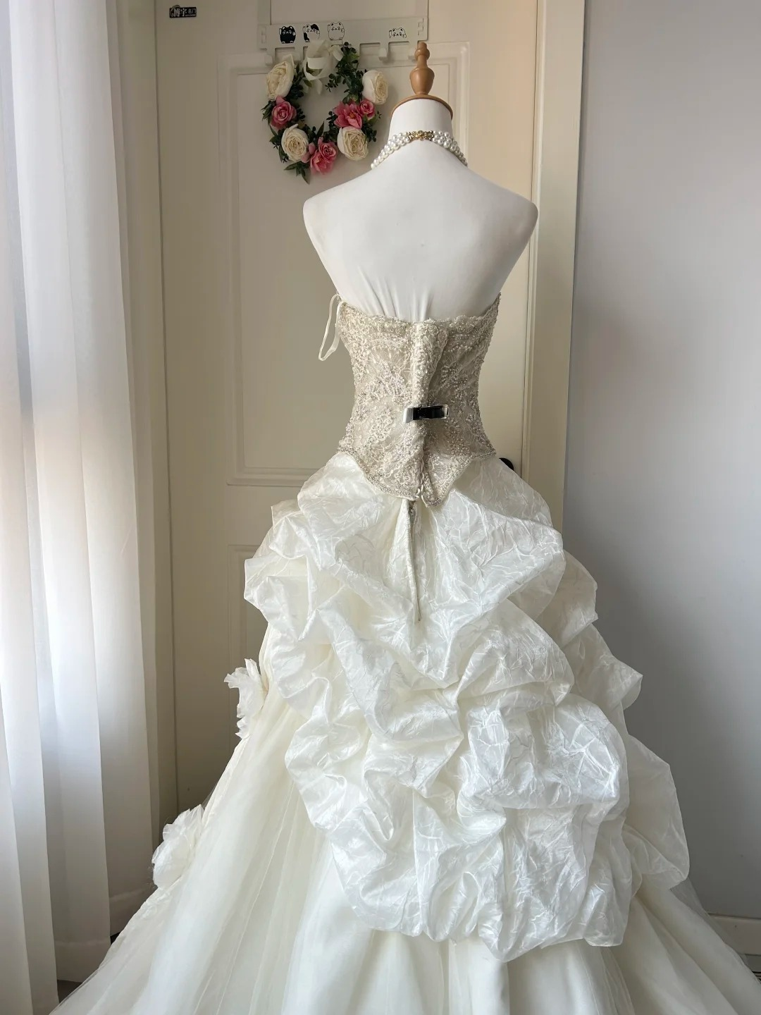 Wedding Dress Modest Ball Gown Sweetheart Tulle White With Tiered Beads Long Train Bridal Gown RC0940
