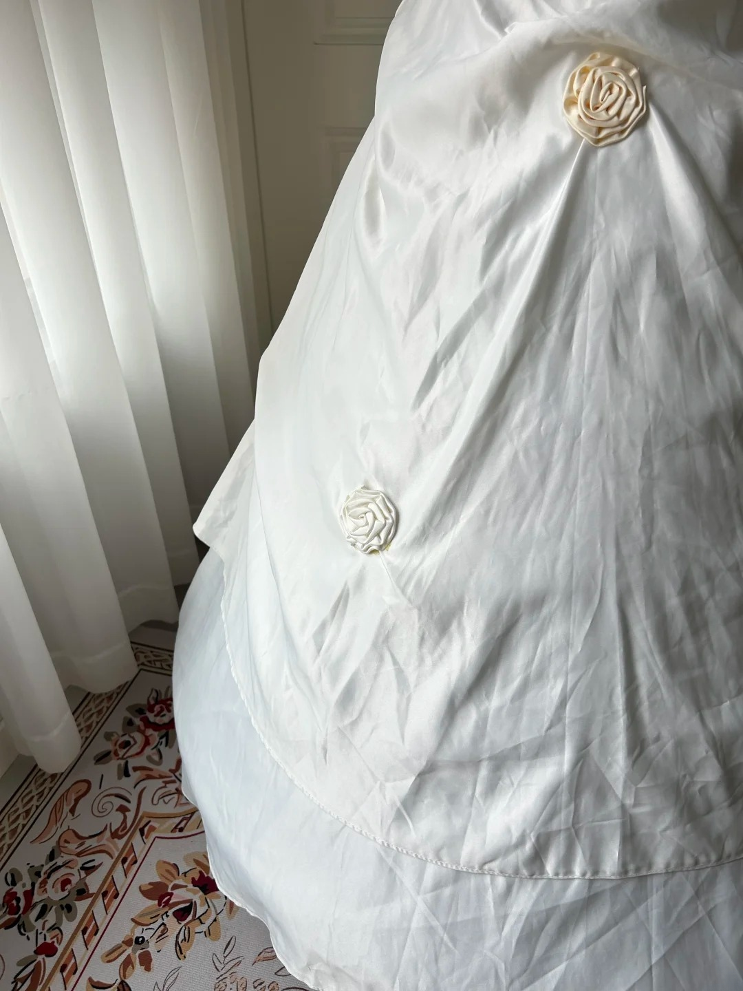 Wedding Dress Modest Ball Gown Strapless Satin White With Lace Tiered Floor Length Bridal Gown RC0949