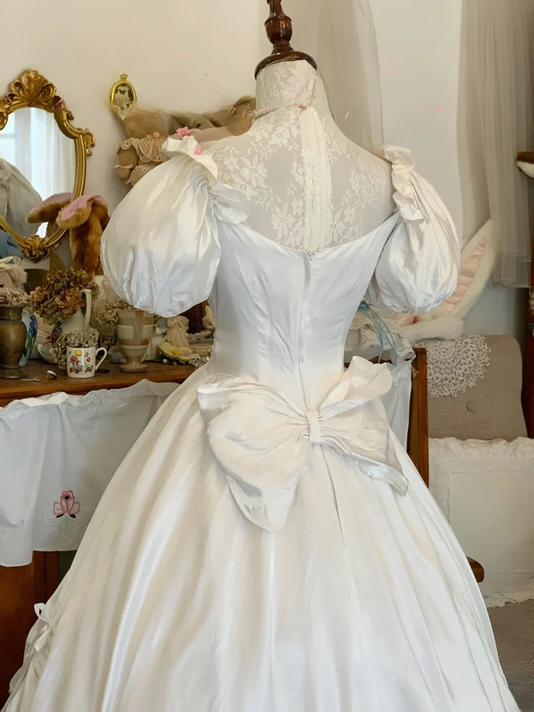 Vintage Wedding Dress Ball Gown High Neck With Puffy Sleeves Lace White Bridal Gown for Big Day RB9644