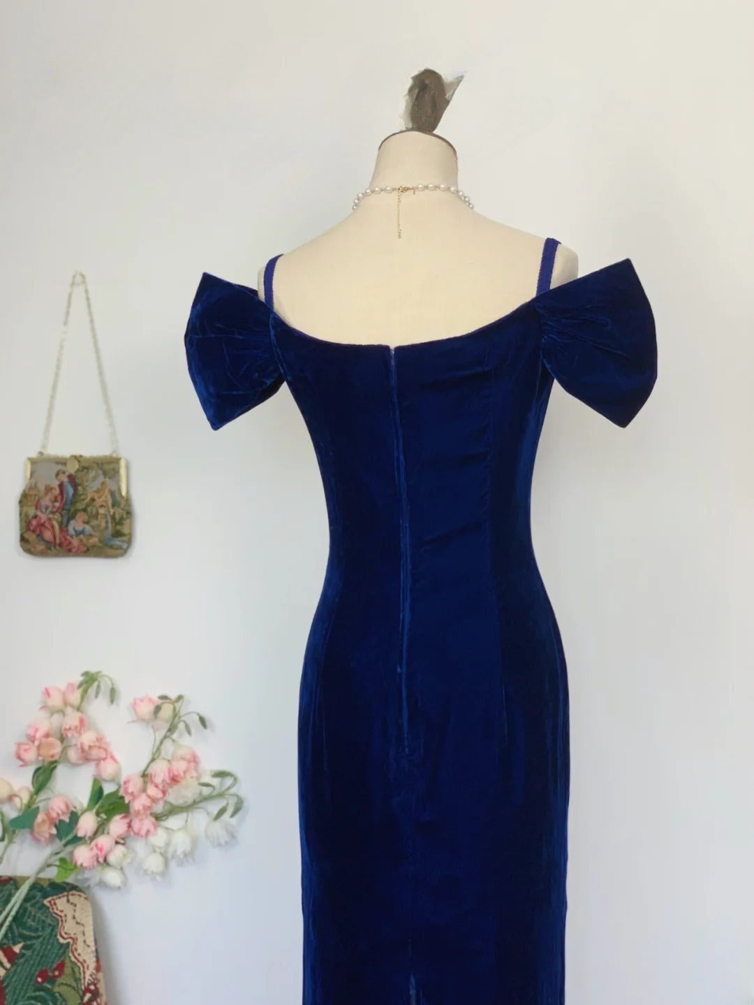 Elegant Sheath Spaghetti Straps Royal Blue Velvet Long Prom Dress Floor Length Evening Party Gown RB9649