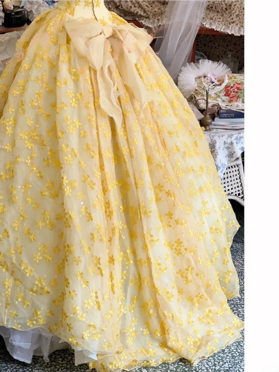 Sweet 16 Dress Ball Gown Halter Yellow Floral Lace Vestido De 15 Sweet Sixteen Dress RB9661