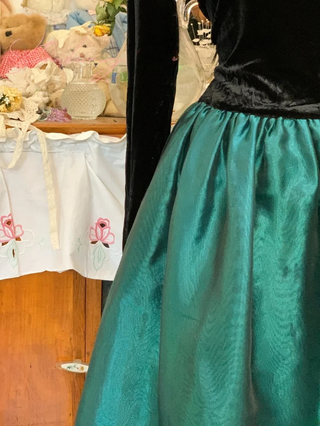 Green Prom Dress Long A line Square Neck Black Velvet Romantic Evening Gown for Prom RB9716
